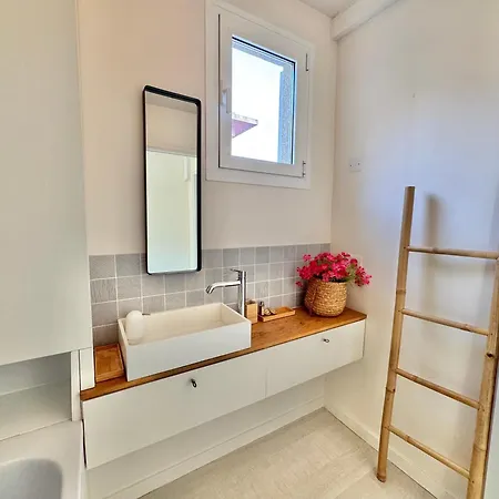 Vue Sur Les Toits De * Проприано